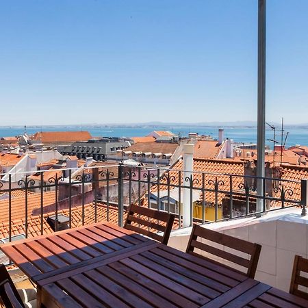 Chiado Rooftop Retreat: 19th Century Charm with River Views Lisbon Exterior photo