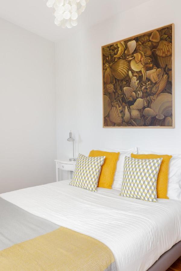 Chiado Rooftop Retreat: 19th Century Charm with River Views Lisbon Exterior photo