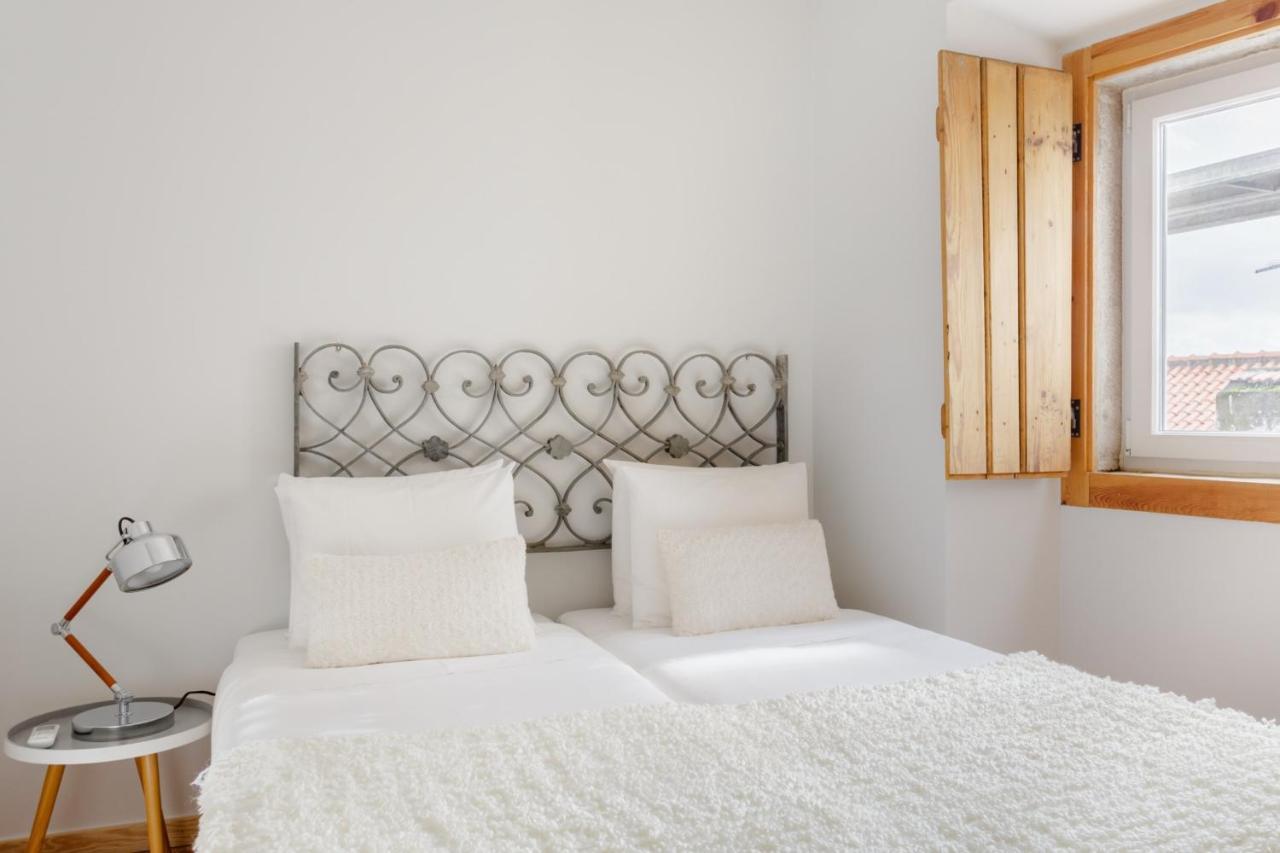 Chiado Rooftop Retreat: 19th Century Charm with River Views Lisbon Exterior photo