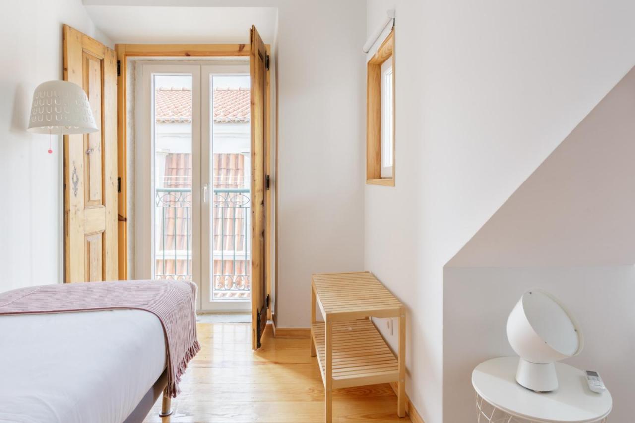 Chiado Rooftop Retreat: 19th Century Charm with River Views Lisbon Exterior photo