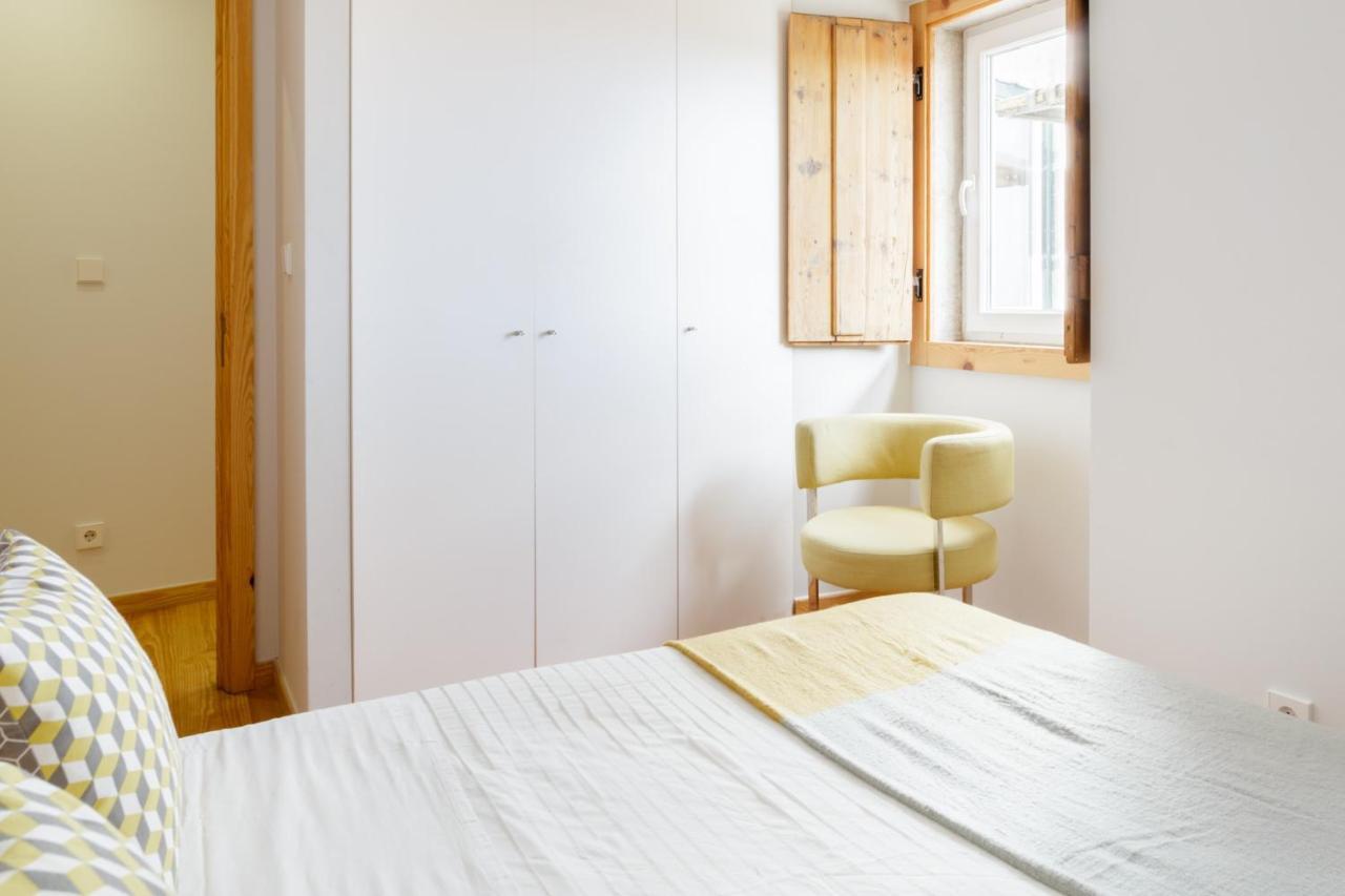 Chiado Rooftop Retreat: 19th Century Charm with River Views Lisbon Exterior photo