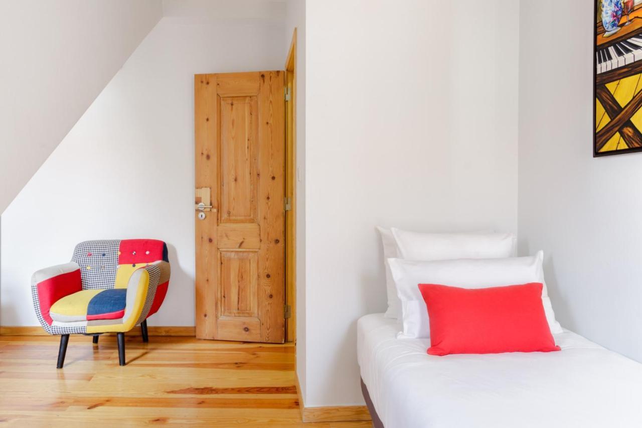 Chiado Rooftop Retreat: 19th Century Charm with River Views Lisbon Exterior photo