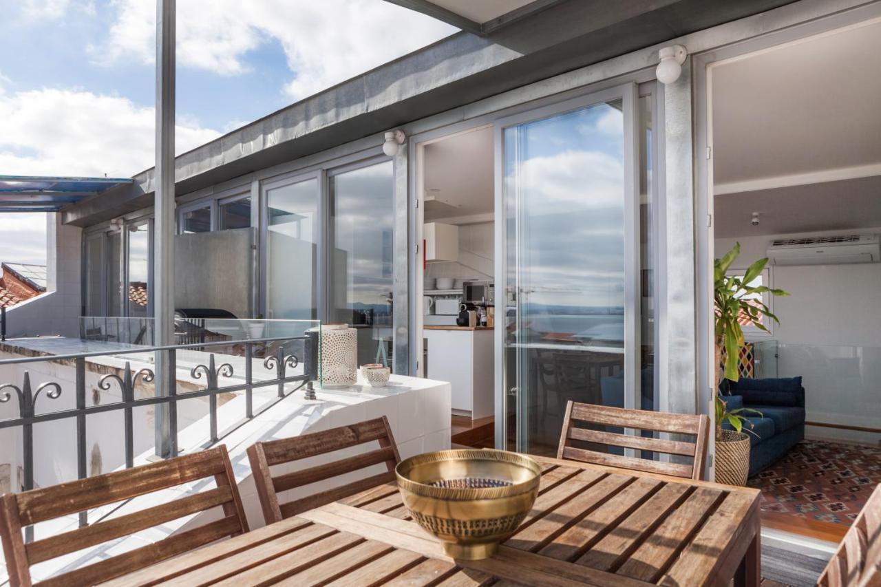 Chiado Rooftop Retreat: 19th Century Charm with River Views Lisbon Exterior photo