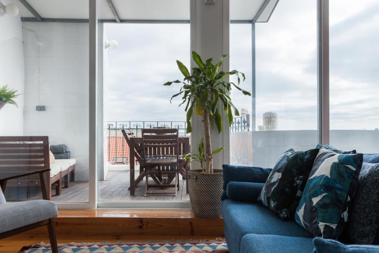 Chiado Rooftop Retreat: 19th Century Charm with River Views Lisbon Exterior photo