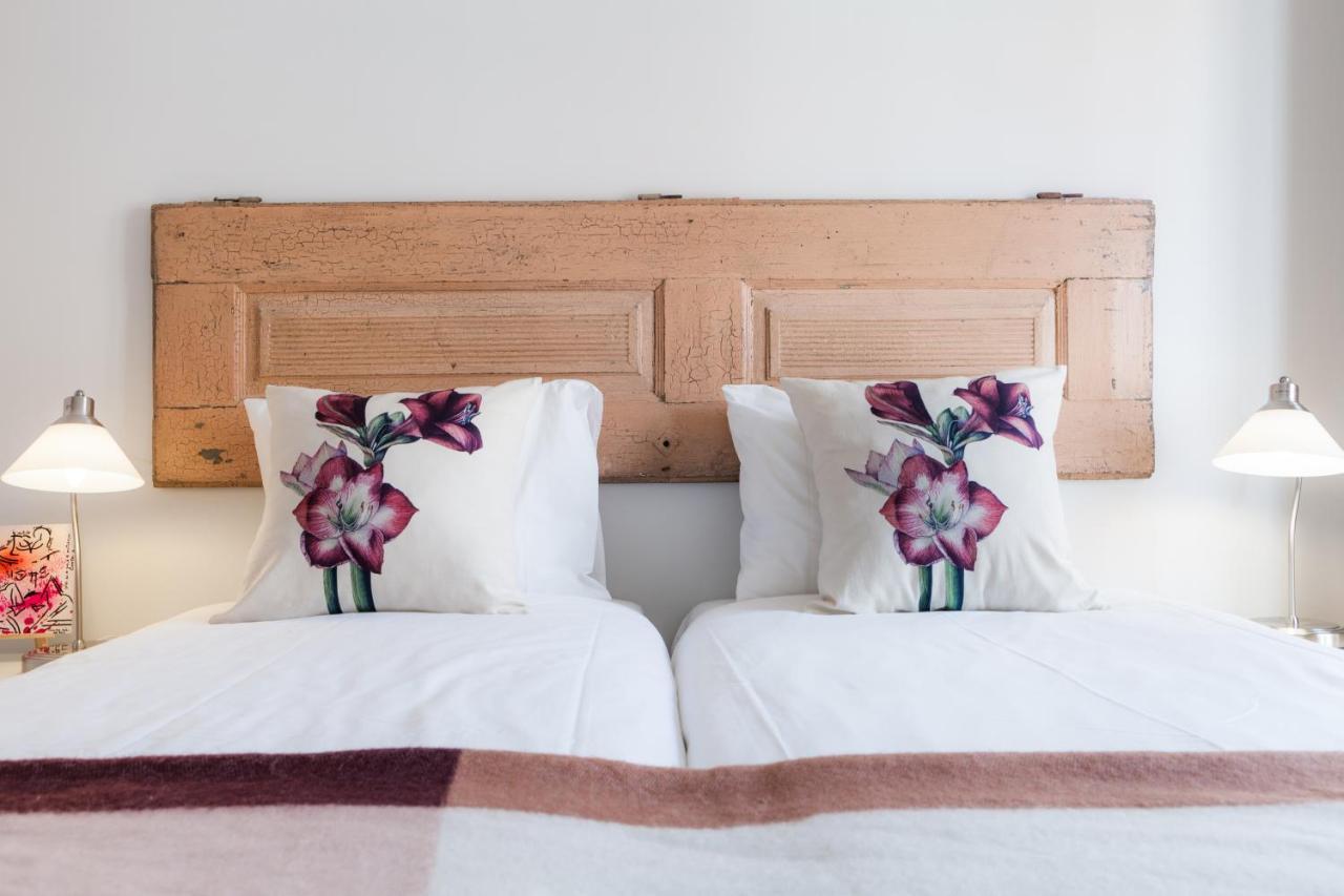 Chiado Rooftop Retreat: 19th Century Charm with River Views Lisbon Exterior photo
