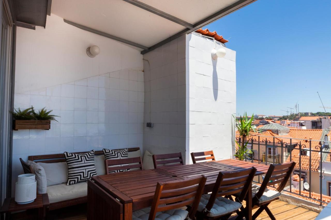 Chiado Rooftop Retreat: 19th Century Charm with River Views Lisbon Exterior photo